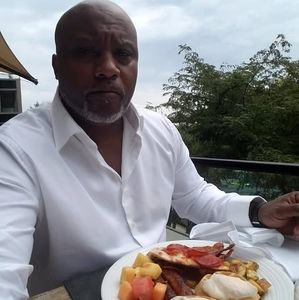 Meet your Posher, Lawrence